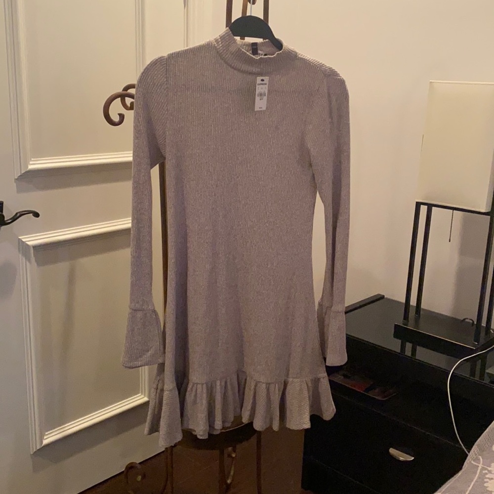 BNWT express ruffle sleeve and hem dress